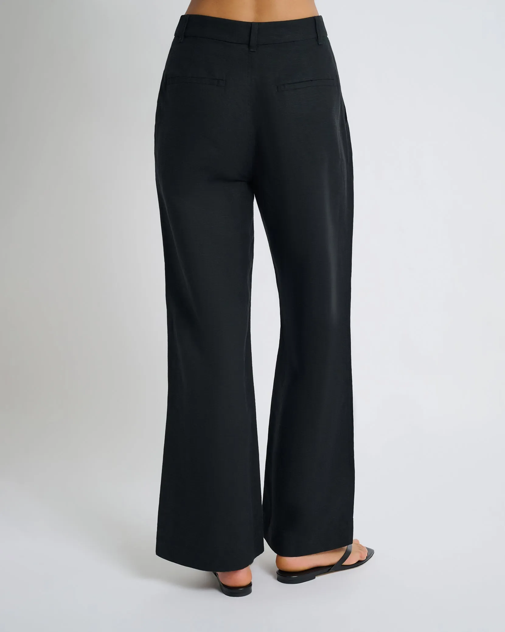 Air Linen Pleated Trousers