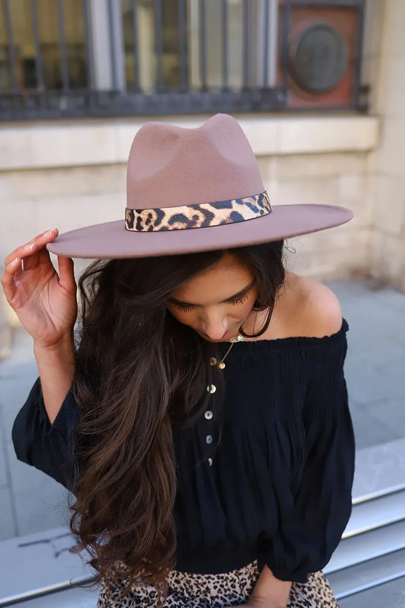 Sienna Flat Brim Hat Leopard Band - Beige